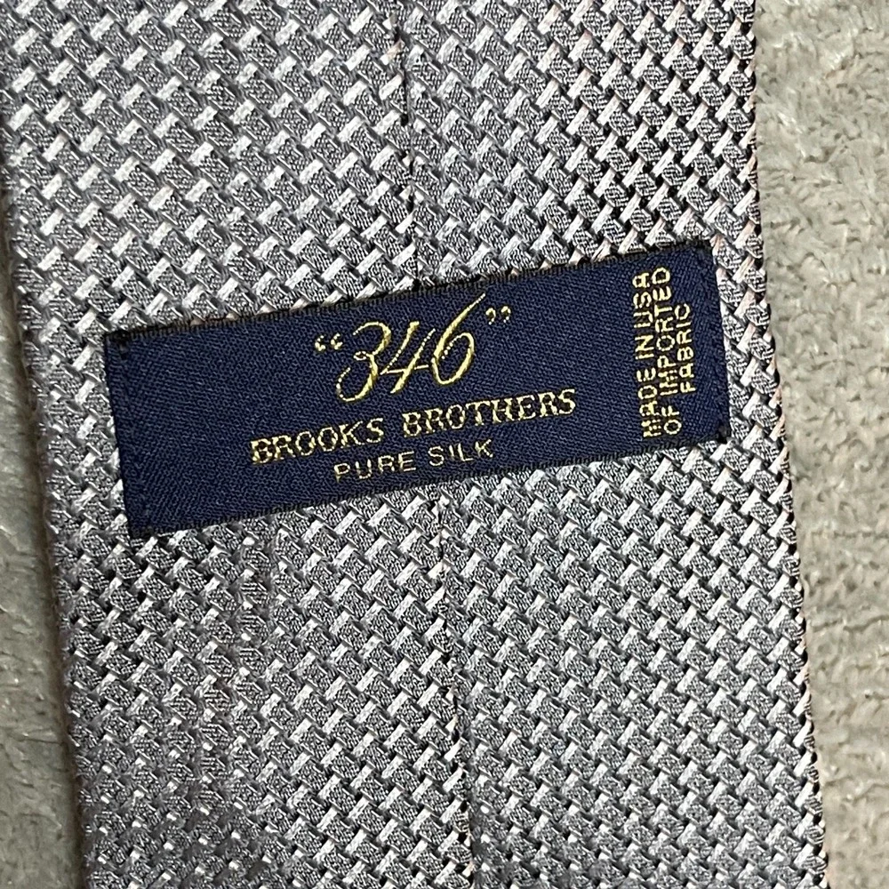 Brooks Brothers Mens 346 Pure Silk Tie Geometric Neutral Gray